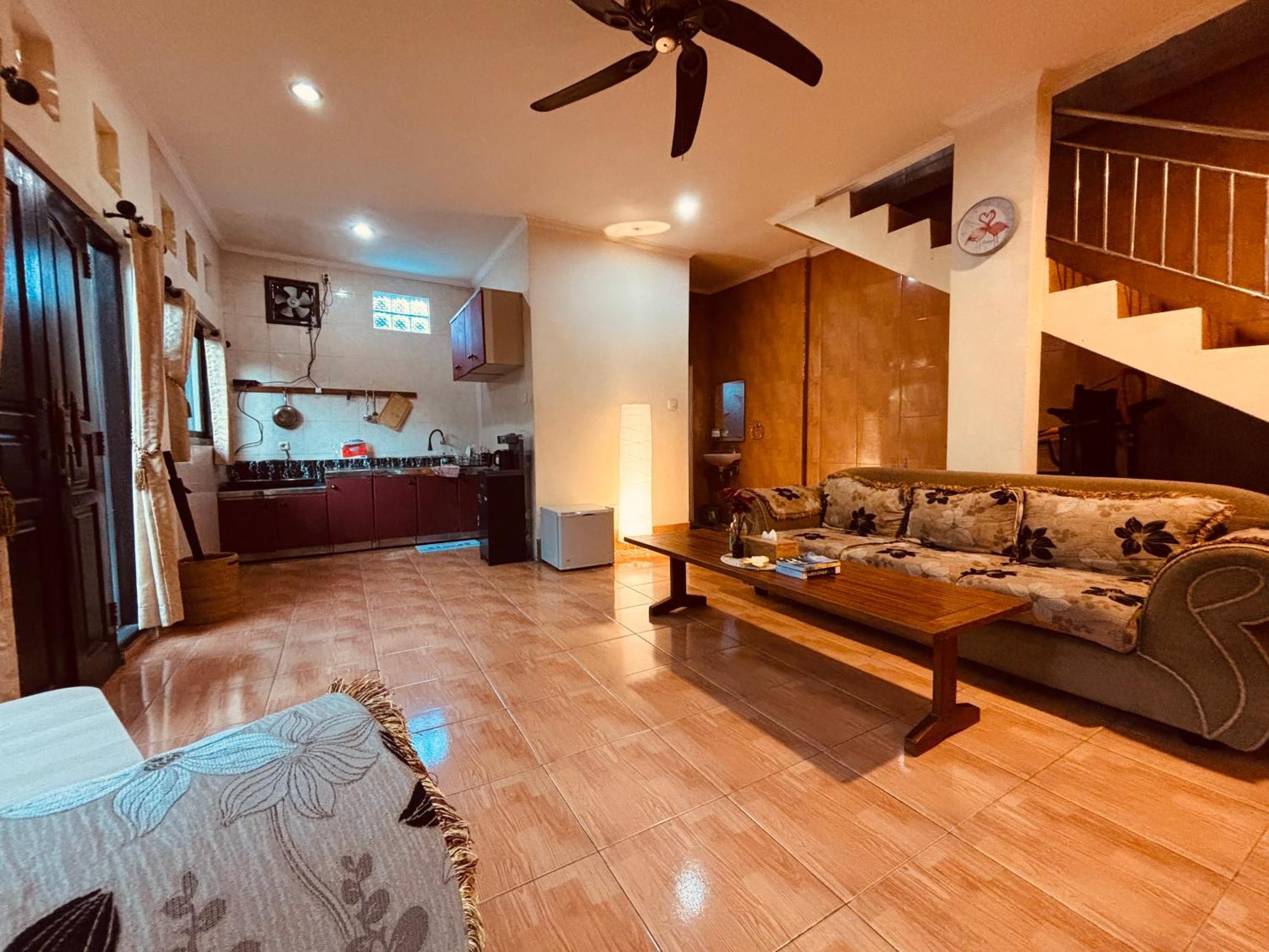 Pesanggaran Mama Mega Homestay מראה חיצוני תמונה